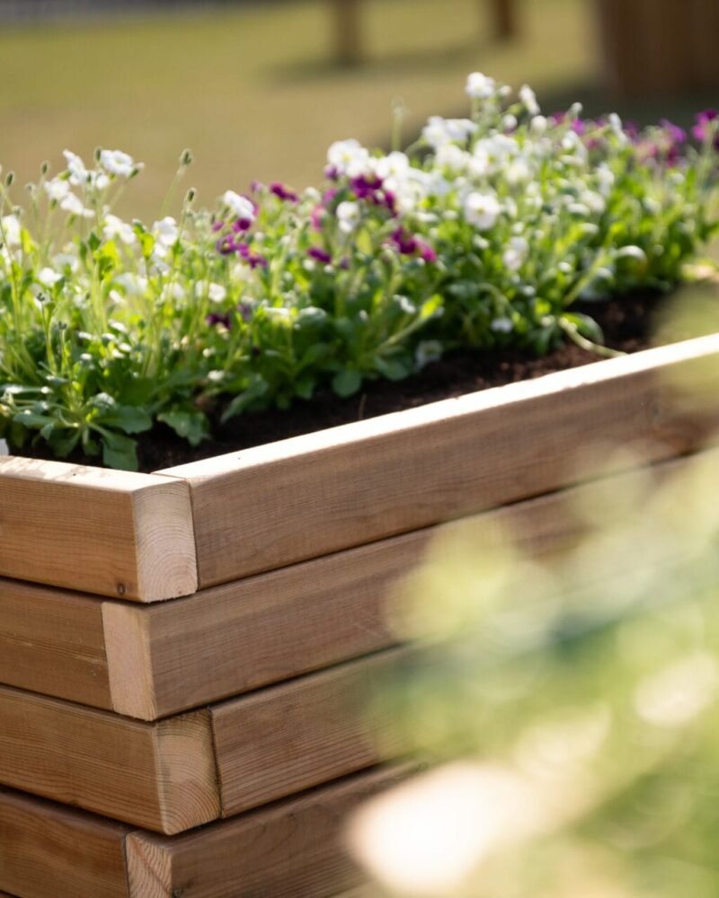 Aménagements extérieurs : bac à fleurs