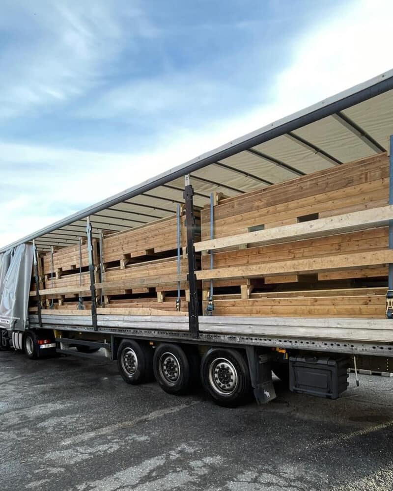 chalet pliable pour événement dans le camion