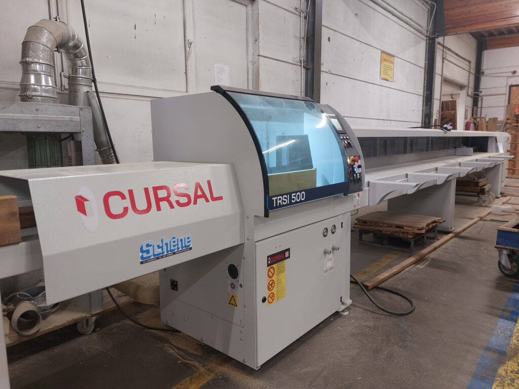 Tronçonneuse du parc machines menuiserie et conditionnement